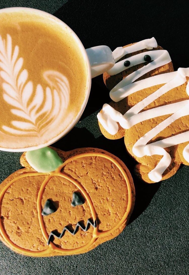 Happy Halloween! 🎃👻 we’ve got a Halloween treat in-store this week with our limited edition Vampire Frappuccino. #York #ConeyStreet #Halloween #Pumpkin #Latteartheroes