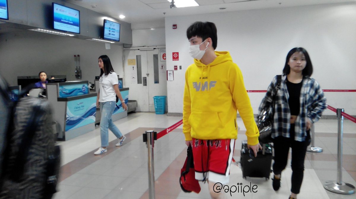 apiiple's tweet image. พี่เจี๋ยเหวยยยย เจอกันแล้วนะคะ ฮืออออ เซฟไฟลท์นะคะ ฮืออออ คือนิพพานไปแล้ว โคตรน่ารักเลยแงงงง ไม่มีรูปหน้าตรงเลยจ้าาา😂

#ZhuXingJie #朱星杰  #IdolProducer  #จูซิงเจี๋ย