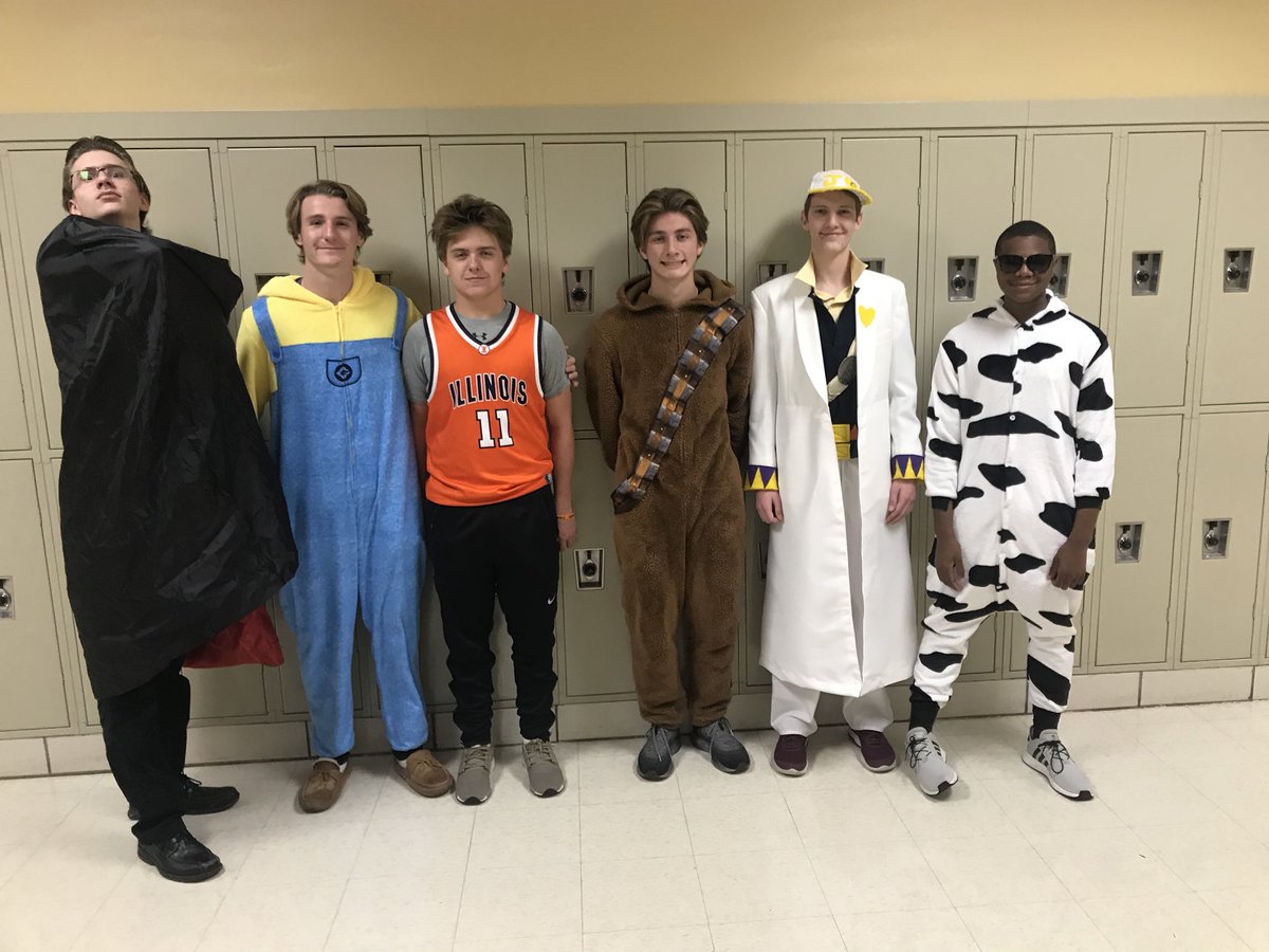 DSJActivities's tweet photo. Halloween comes to @DeSmetJesuitHS!! https://t.co/9Gx7WemMwV