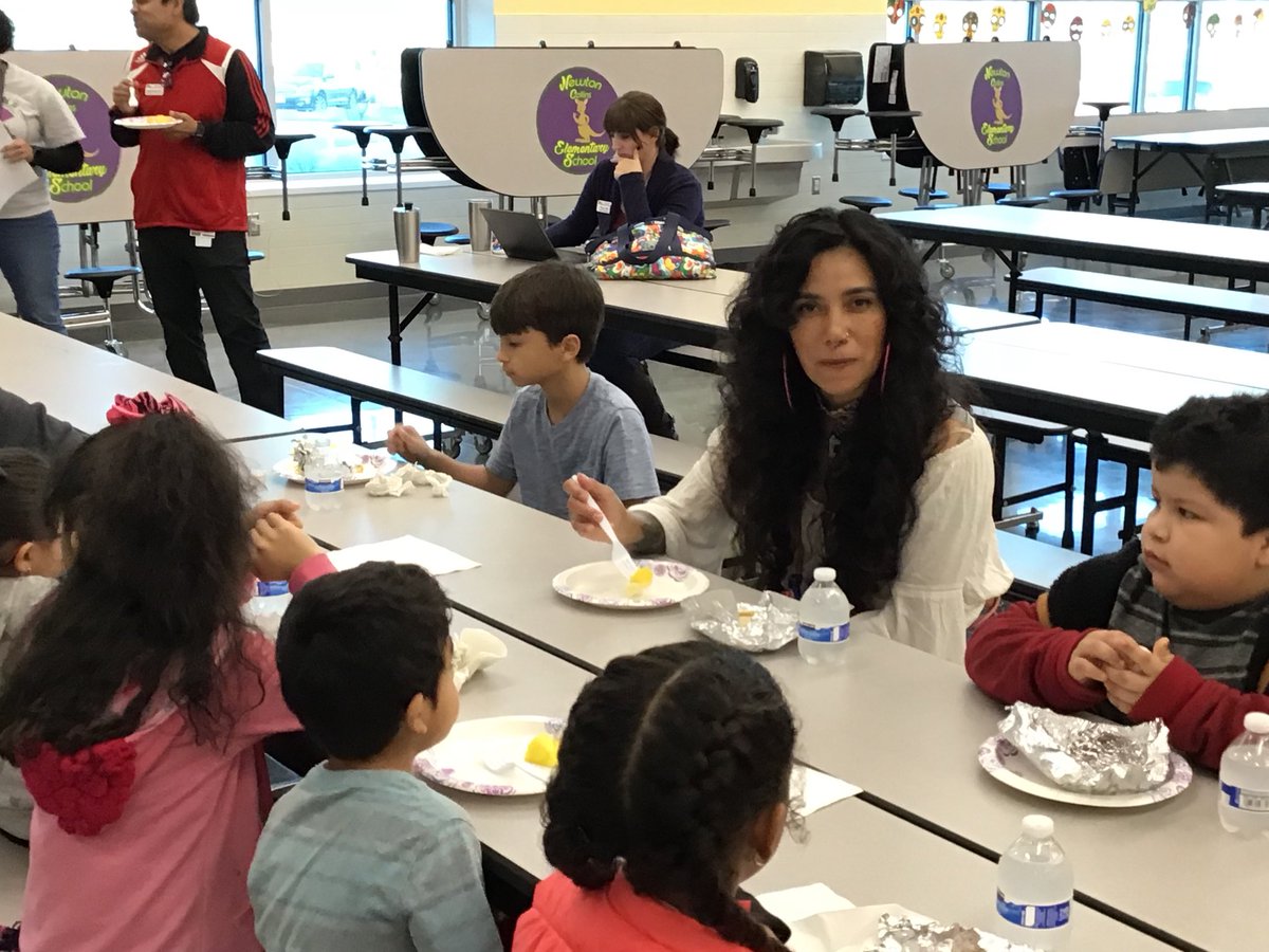Thank you to <a href="/EastonParkATX/">Easton Park ATX</a> for providing breakfast for the Reading Rock Stars on Friday, Oct. 26 <a href="/DVISD_NCES/">Newton Collins ES</a> #DVPROUD
