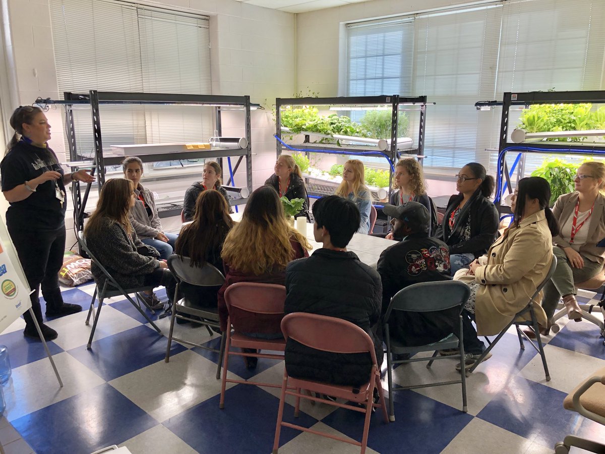 HopewellES's tweet photo. .@DrHydrogenHC and a handful of our students hosted @TCNJ students enrolled in a sustainability class. They offered a tour of @HESVerticalFarm, discussed our sustainability efforts at Hopewell Elementary and made green smoothies with our veggies https://t.co/UzzhYKQOcs