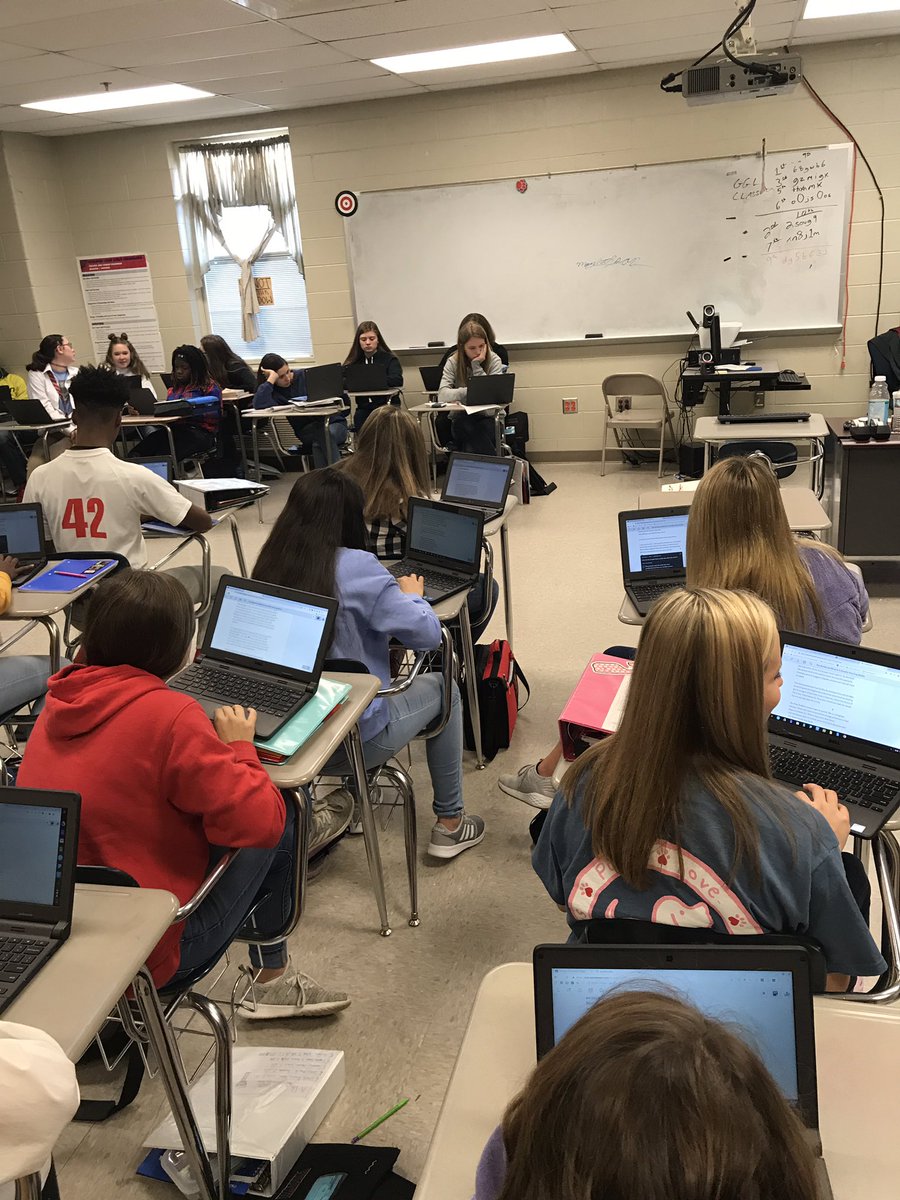 SniderCoach's tweet image. Students using #activelylearn #HappyHalloween @MunfordHigh