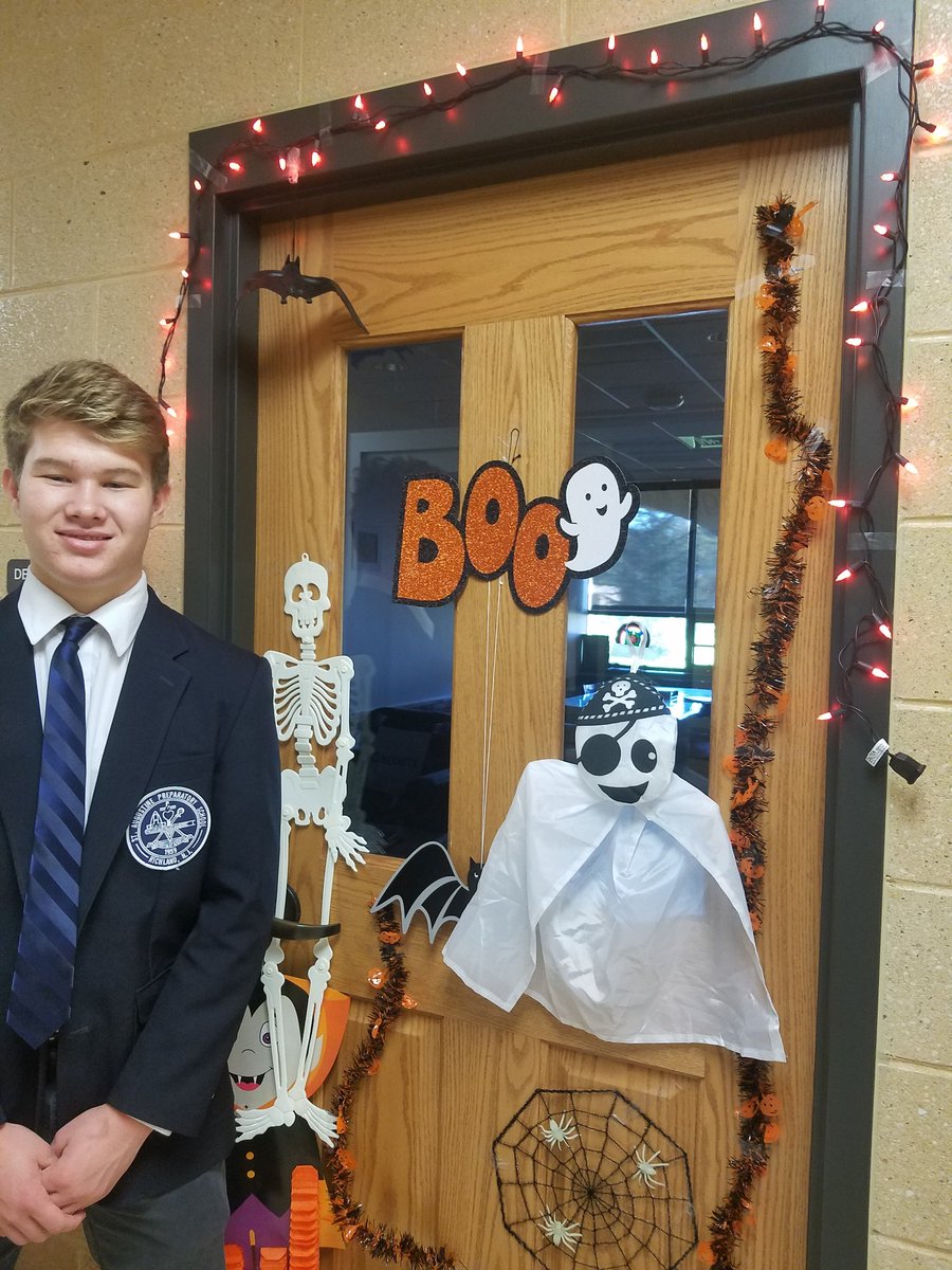 Decorations: ✔
Candy: ✔
Trick-or-Treaters: 🔜