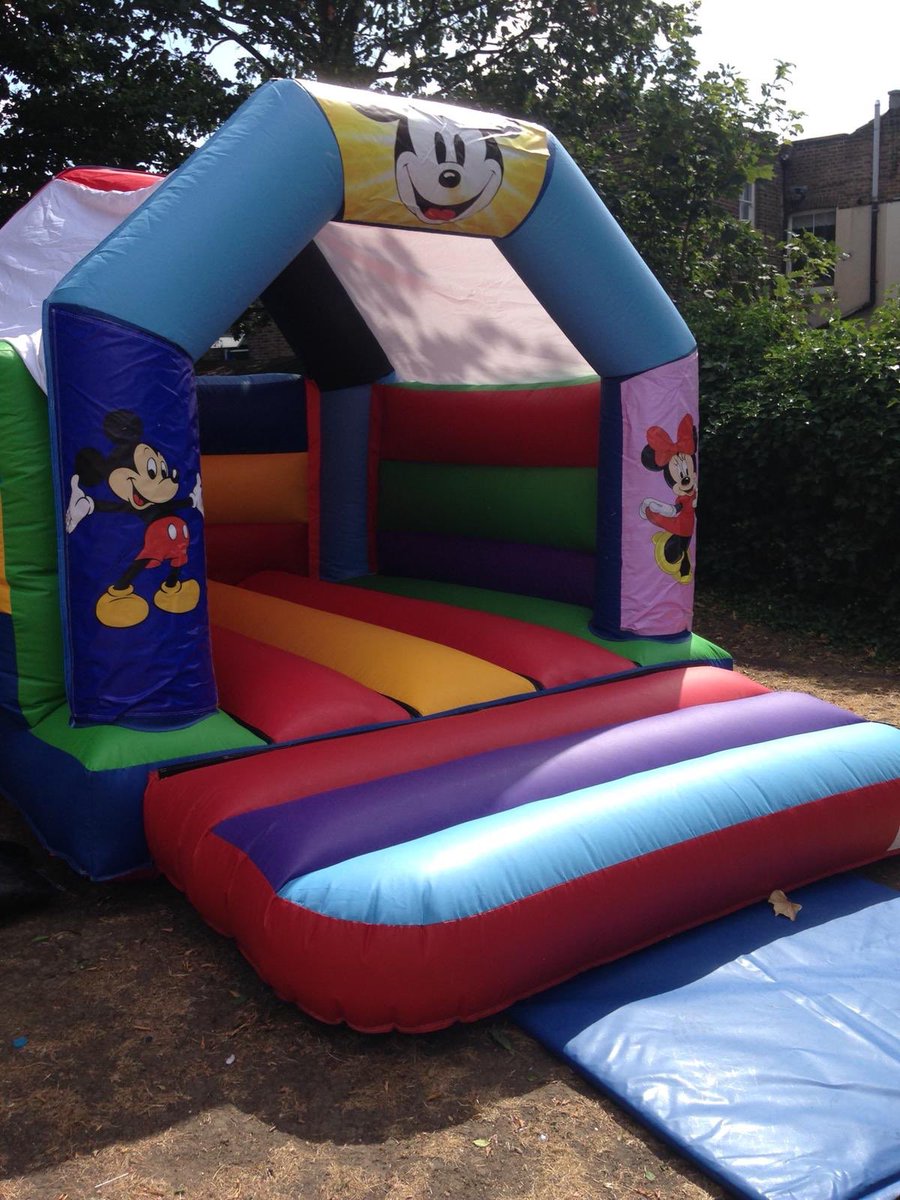 Bouncy castle ready ☺️ Let’s party #bouncycastles #bouncycastlelondon #partylondon #kidspartylondon #eventlondon #inflateablelondon