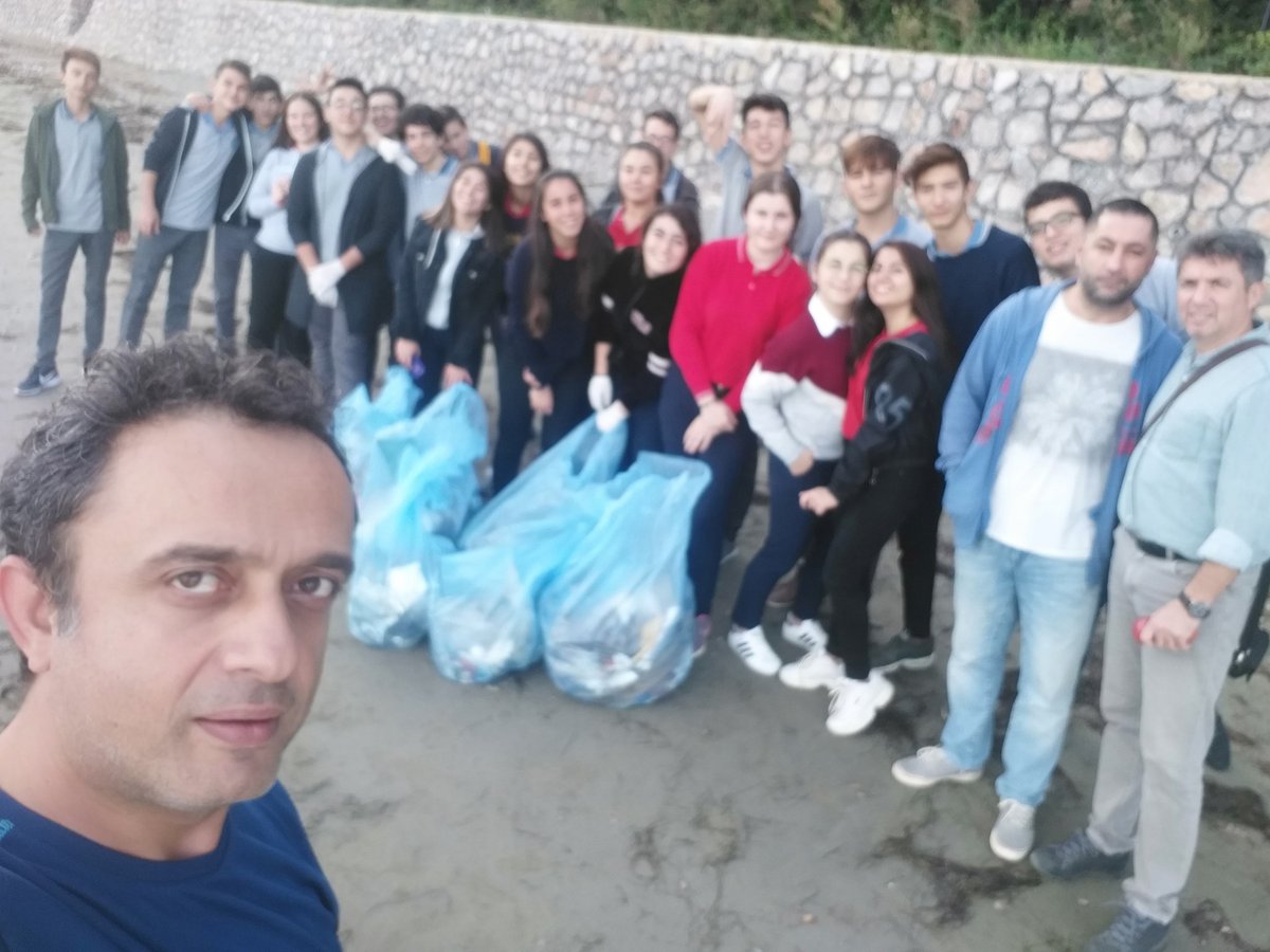 ComServGerze's tweet photo. Vol.2 Cleaning garbage along coast! #ComServ #Gerze https://t.co/ETUTT2i7Oe