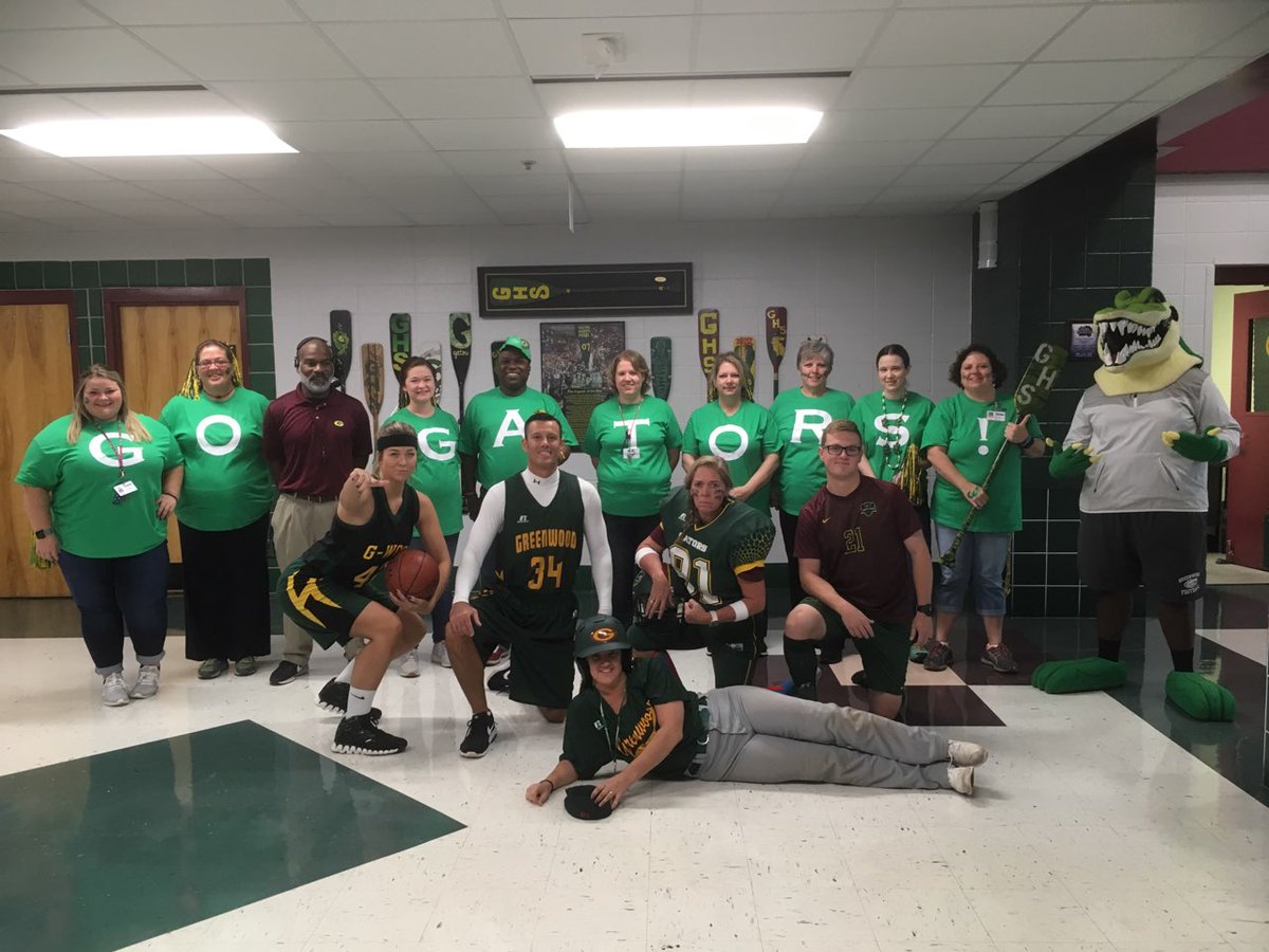 BeeGhs's tweet photo. SPED doing it right!! #bethehoneybee #ghspass #staffcompetition #spedrules https://t.co/Q0pRaDIqrK