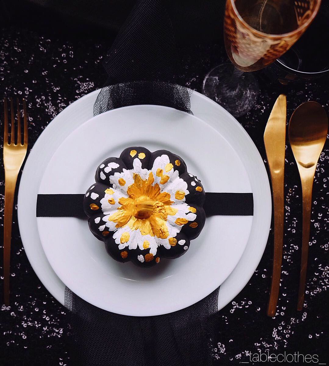 _TableClothes_'s tweet photo. Сладость или гадость?🎃 #Гардеробстоларекомендует https://t.co/OXhtKaRXX4