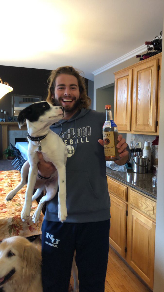 ariana_zag's tweet photo. Happy 21st Birthday, Ethan!🧡🎃 the liquor stores are gonna be a little surprised when they realize you’re just now 21 &amp; from Michigan, and not 23 and from Illinois.. have a great day, don’t go too crazy please https://t.co/iUy8YuGo1i