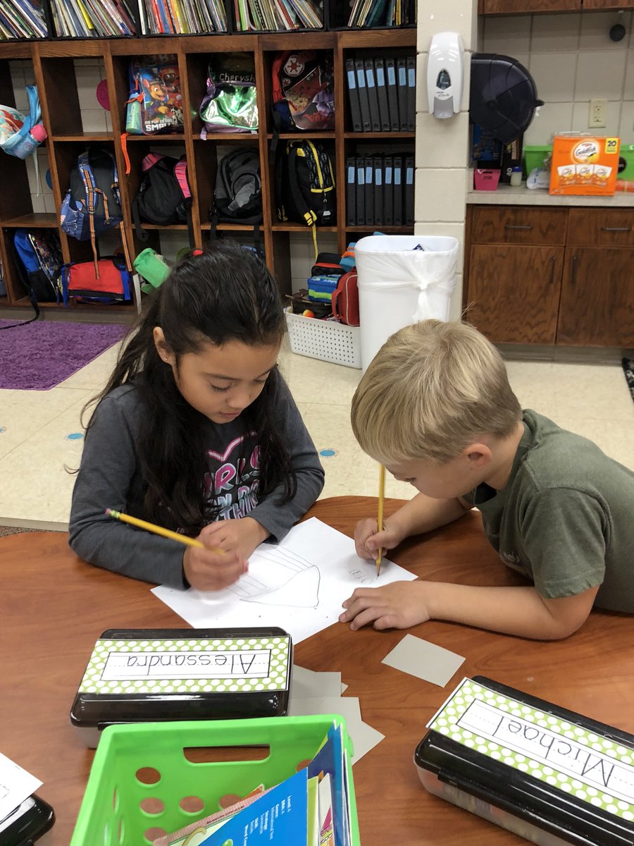LBSciIsFun's tweet image. Kindergarteners at Euper Lane are learning how to plan and collaborate as they figure out how to build the best shade structure to keep a dog cool during a hot summer day. @FSSchools , #TIS2Learn