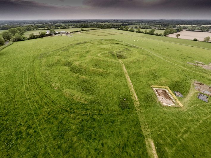 The Hill of Ward (or Tlachtga) in Co Meath is thought to have been the site of a great  #Samhain gathering & bonfire! The Iron Age ringfort is said to have been where the goddess or druid Tlachtga gave birth to triplets & where she later died!  #Halloween