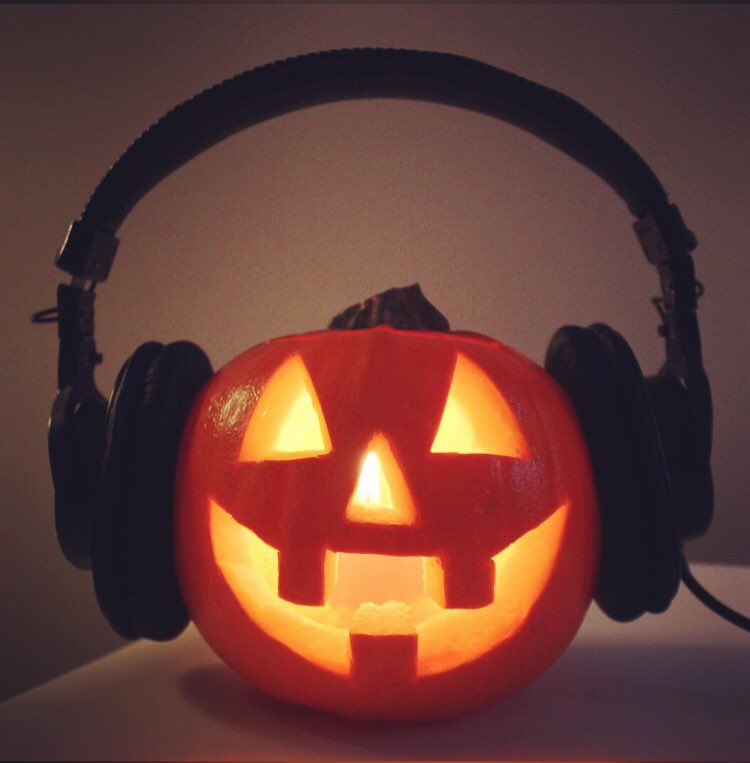 DancefloorDJs's tweet photo. Happy Halloween 👻 https://t.co/BGDcbdUGTV