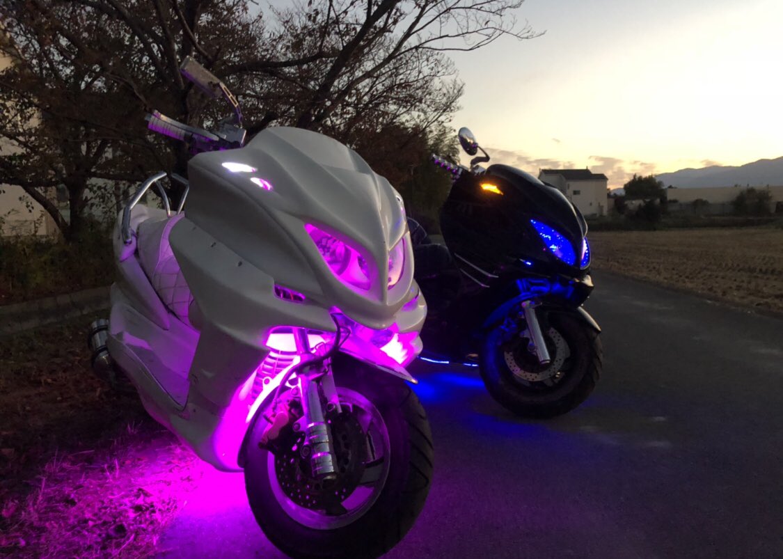 7pitgrage_moto's tweet photo. 最近本当に忙しくてずっと待っていただいていた方本当に申し訳ございません🙇‍♂️

今、マジェスティに力入れてます💪

車体販売、オーダーいたします👀
納車時のカスタムのオーダーも🆗

LEDやフルエアロ、スピーカーなどなど基本的なカスタムは安価にかつ綺麗に仕上げます☺️

ぜひお声掛けください！ https://t.co/7CMaxFOw7U