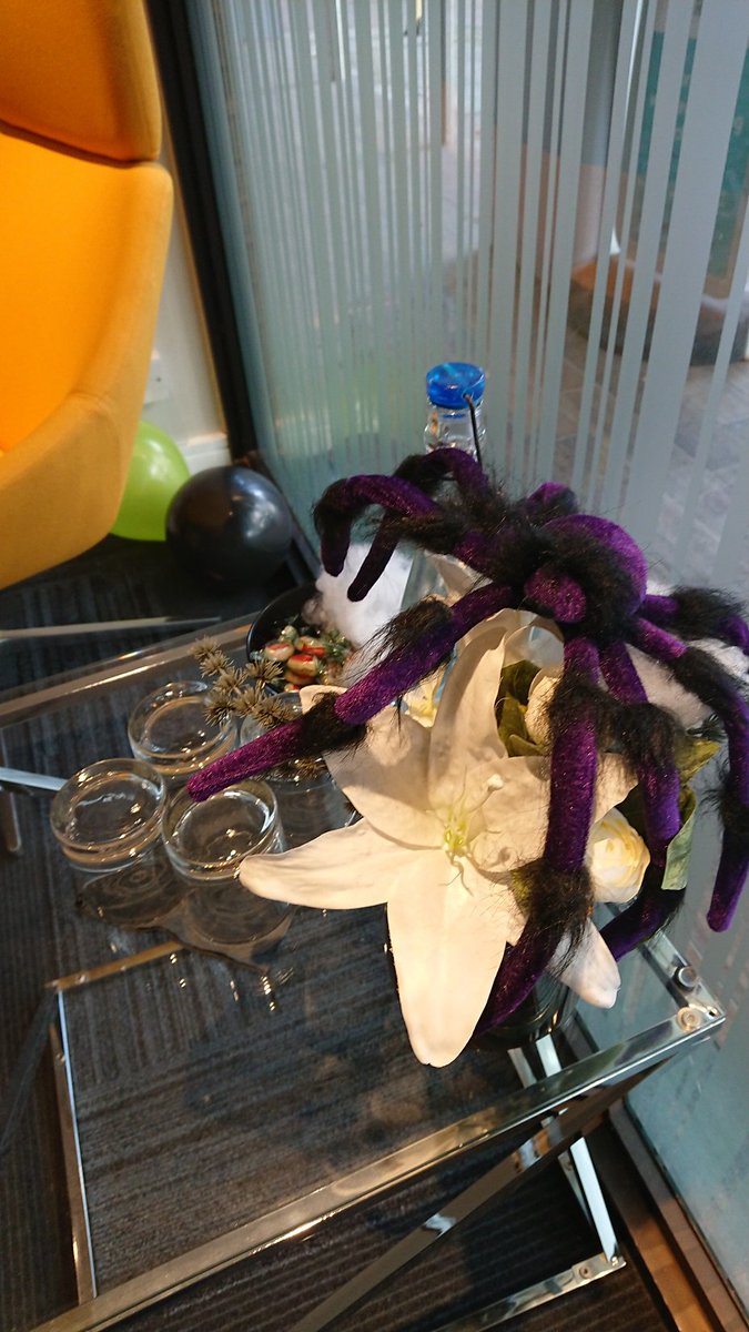 Sinister going on again👻, at the your offices <a href="/RegusCambridge/">Regus Cambridge</a> today!
🎃#HappyHalloween, #HappyHalloween2018, #TrickOrTreat yourself, #Cambridge.
Stay safe &amp; warm tonight!