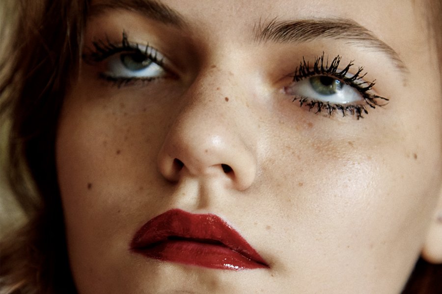 Happy #Halloween! New fashion story by <a href="/VitoFernicola/">Vito Fernicola</a> #fashioneditorial #fashionstory #happyhalloween mixtemagazine.com/article/serie-…