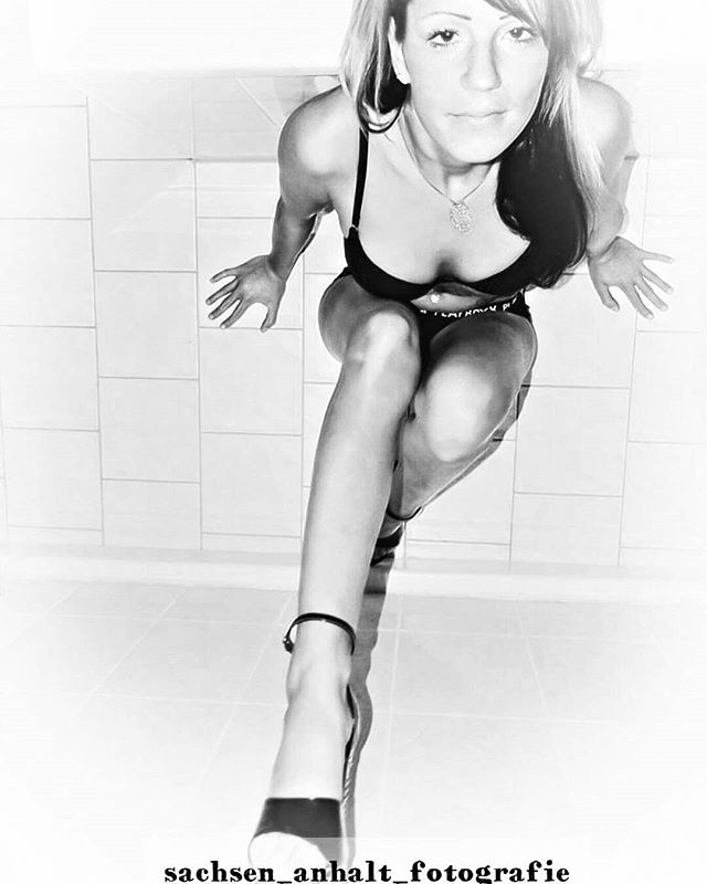 die_fotografie's tweet photo. #fotoshooot #fotoshooting #fotomodel #topmodel #blond #dessous #dessousmodel #lingerie #lingeriemodel #indoor #nackt #naked #nacktmodel #tfp #hairstyle #blondine #halleandersaale #hallesaale #halle https://t.co/HtpDQUkOaY https://t.co/xljZPrcrfw 📷: @sachsen_anhalt_fotografie https://t.co/mt07s7eedG