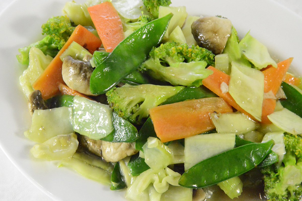 CapheGuests's tweet image. It's never too early or too late to work towards being the healthiest you! Start your #WednesdayWellness here with something fresh and delicious today!🌱🍅🍆🥦🥒❤️ 

#Healthy #AsianFood #Chiswick #Lunch #ChineseFood #VietnameseFood