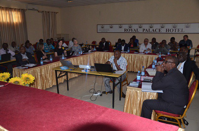 prdaigl's tweet photo. Atelier d'analyse de la sécurité alimentaire et de la malnutrition au #Burundi, organisé par le @BMineagrie en collaboration avec le bureau du groupe de la Banque mondiale dans le pays. https://t.co/0JR9HPPy6g