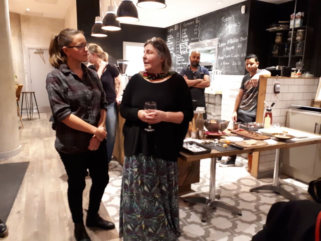 Fab evening with <a href="/Openealing/">OPEN Ealing</a> <a href="/EalingShopmo/">Ealing Shopmobility</a> @ The Orchard Cafe 👍🍲🥂for #EalingHour #EalingTweetup. Thanks  for letting us share the good news about the Community Cultural Quarter. U can still support us spacehive.com/community-cult……
avivacommunityfund.co.uk/voting/project/…/4-1395