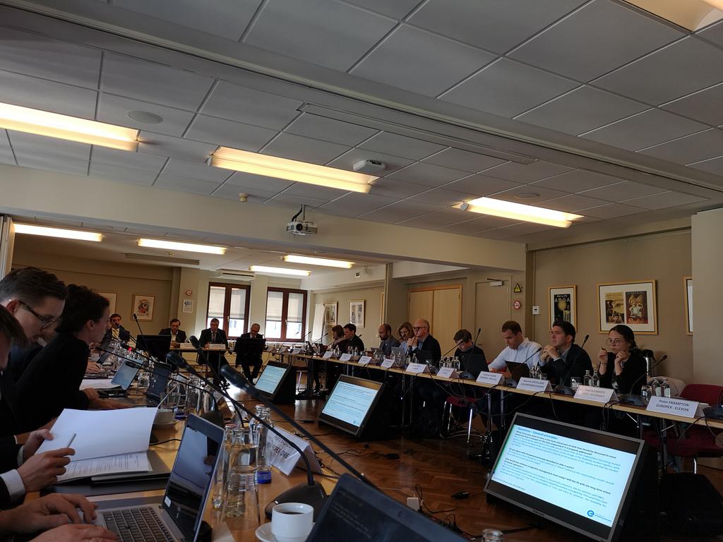 REScoopEU's tweet image. We are at #DSO #TSO workshop on active system management - #energycommunities can provide more than just local socio-economic &amp;amp; environmental benefits. We &amp;amp; our members can contribute #flexibility to make the local energy system more resilient and 100% #renewables! @ENTSO_E