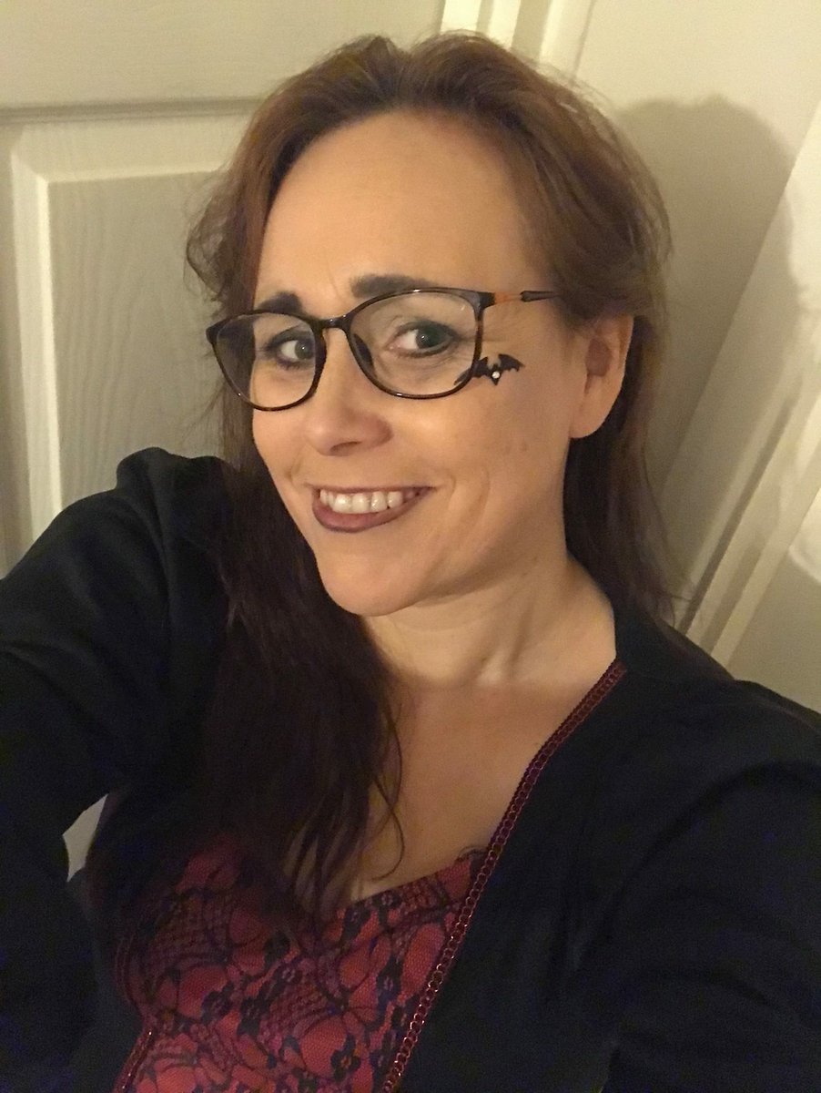 Happy Halloween 🎃🧙🏻‍♀️🔮🍁🔥