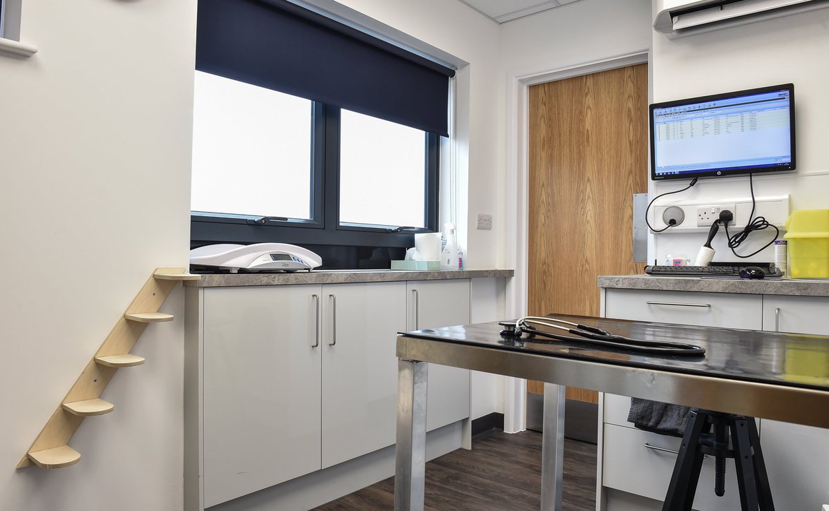 westhart_p's tweet image. West Hart Photos: Did you know we also do healthcare for 4 legged creatures as well as 2?! Here&apos;s a recently completed refurbishment scheme we completed for a vets practice in Surrey #vets #architecture #veterinarydesign
