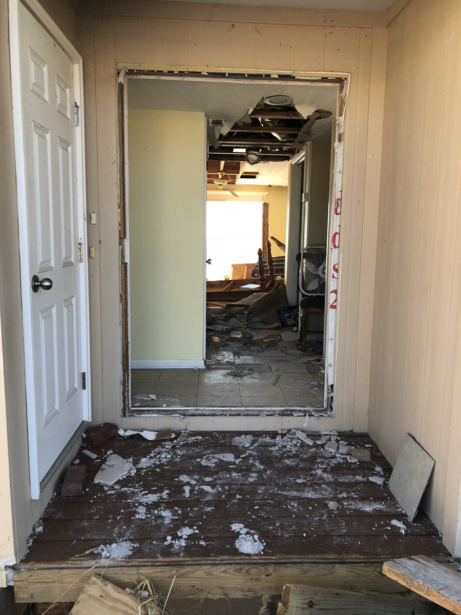 NanoBio_Sensors's tweet photo. Still trying to find the words to express the situation in Mexico Beach. For today pictures will have to suffice. Please do all you can to help. Today marks 3 weeks since Michael @hydroKati @UF_ABE @G2EPlants @Sci4BetterWorld @ufwater #PanhandleStrong https://t.co/g6fdttahV6