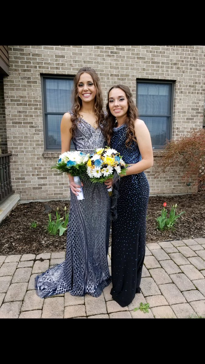 ang_rok24's tweet photo. Happy 19th Birthday to the girl who never fails to make me laugh and is always down for ice cream! Have an amazing day, love ya!! ♥️🎉 @kels_valk https://t.co/MqgSUo6BxW