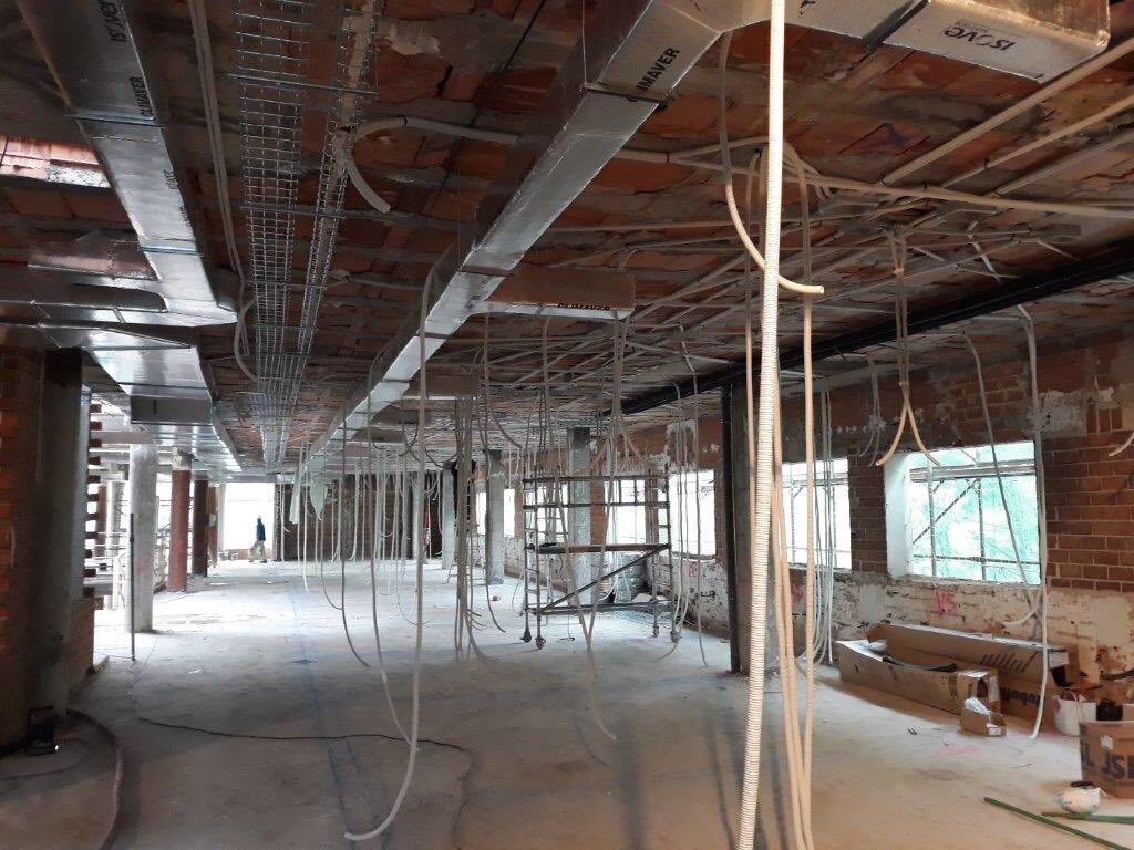 JL_escudero's tweet image. 😳 🏥 Dice Núñez que Page no reanuda las obras del Centro de Salud de #Azuqueca que paró Cospedal. Otro ridículo más  porque o miente o desconoce que el Presidente Page las reanudó hace medio año. 

#ConPageProgresamos en #Azuqueca porque cumple lo que prometió.

#DebateCLM18