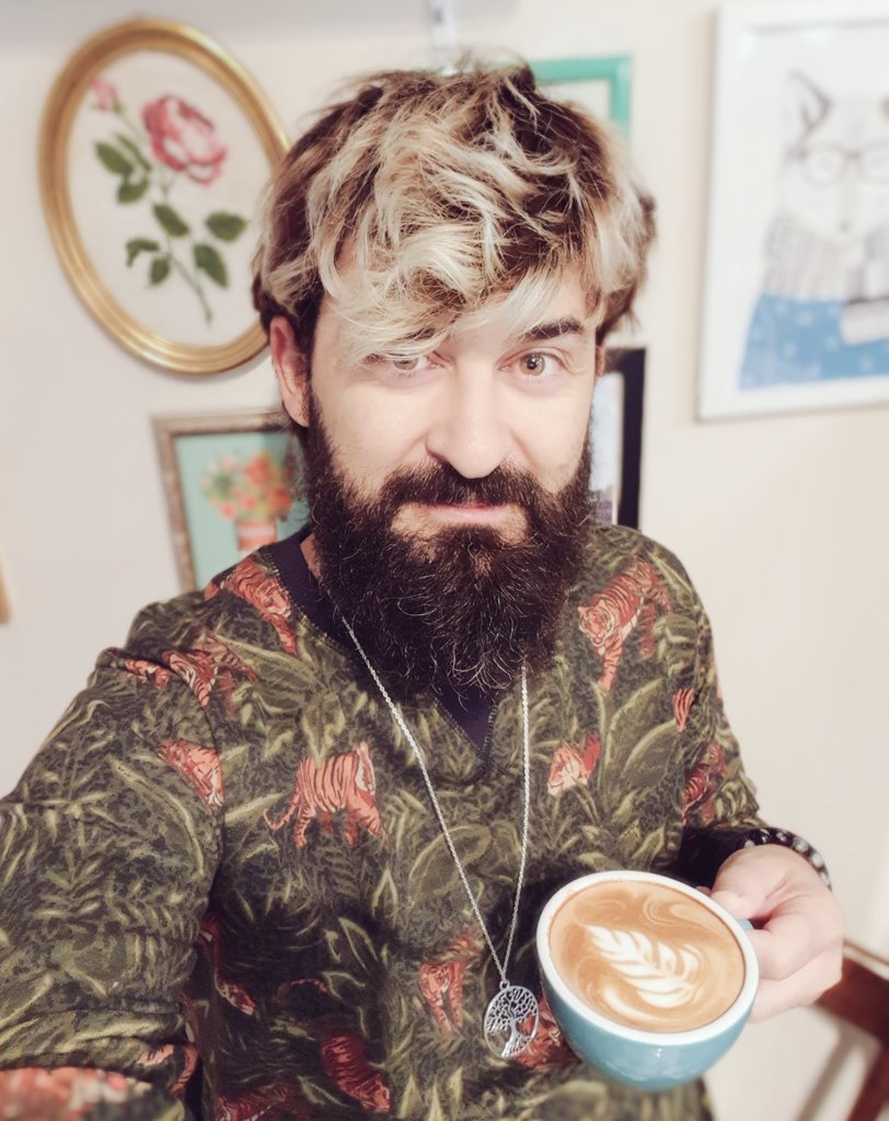 Rrataiz's tweet photo. Parada y café para visitar a los amigos @BiscuiterPalma ☕☕ de lo mejor de #palma 
#Beardandcoffee #AmigoTazero https://t.co/ltBsMs1kEk