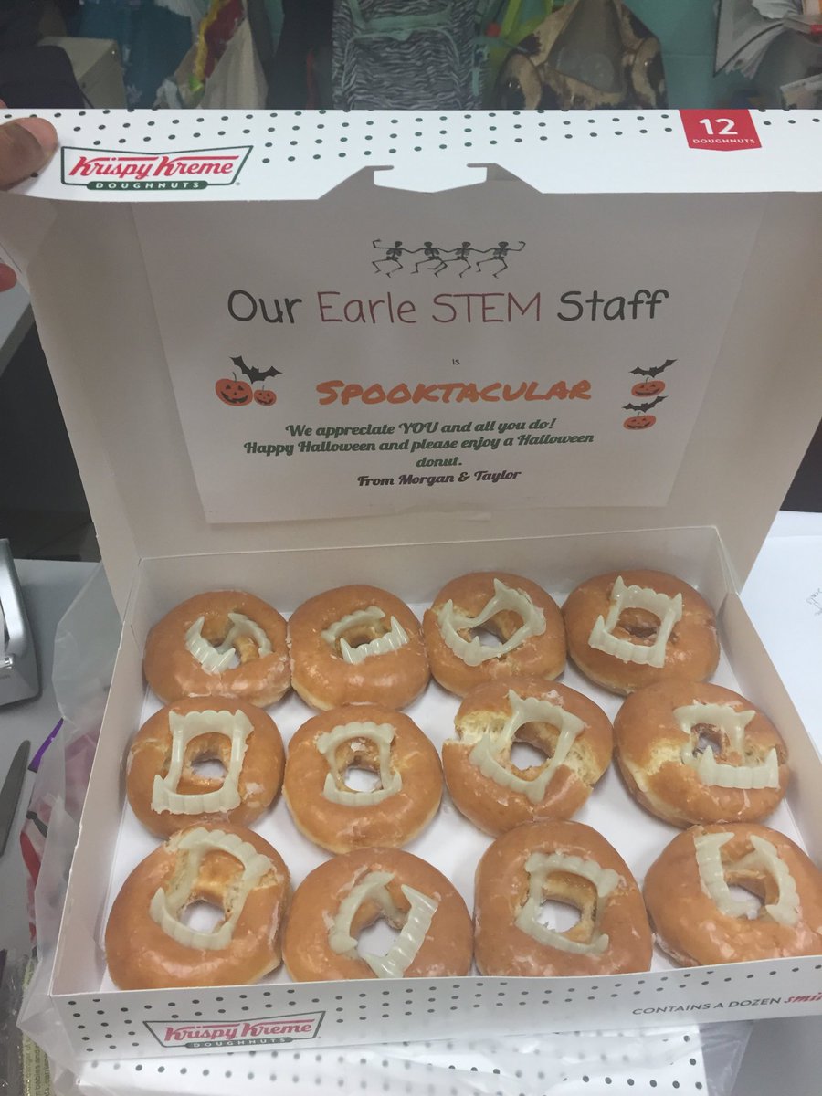 TaylorTeachr's tweet photo. #StaffAppreciation is everyday #HalloweenFun #CPSTeachers #EarleSTEM making #GradeBandMeetingsGREATagain  ⁦@EarleStem⁩ ⁦@cpsSTEM⁩ ⁦@krispykreme⁩ ⁦@CPSNetwork11⁩ https://t.co/66Dx0vLhBs