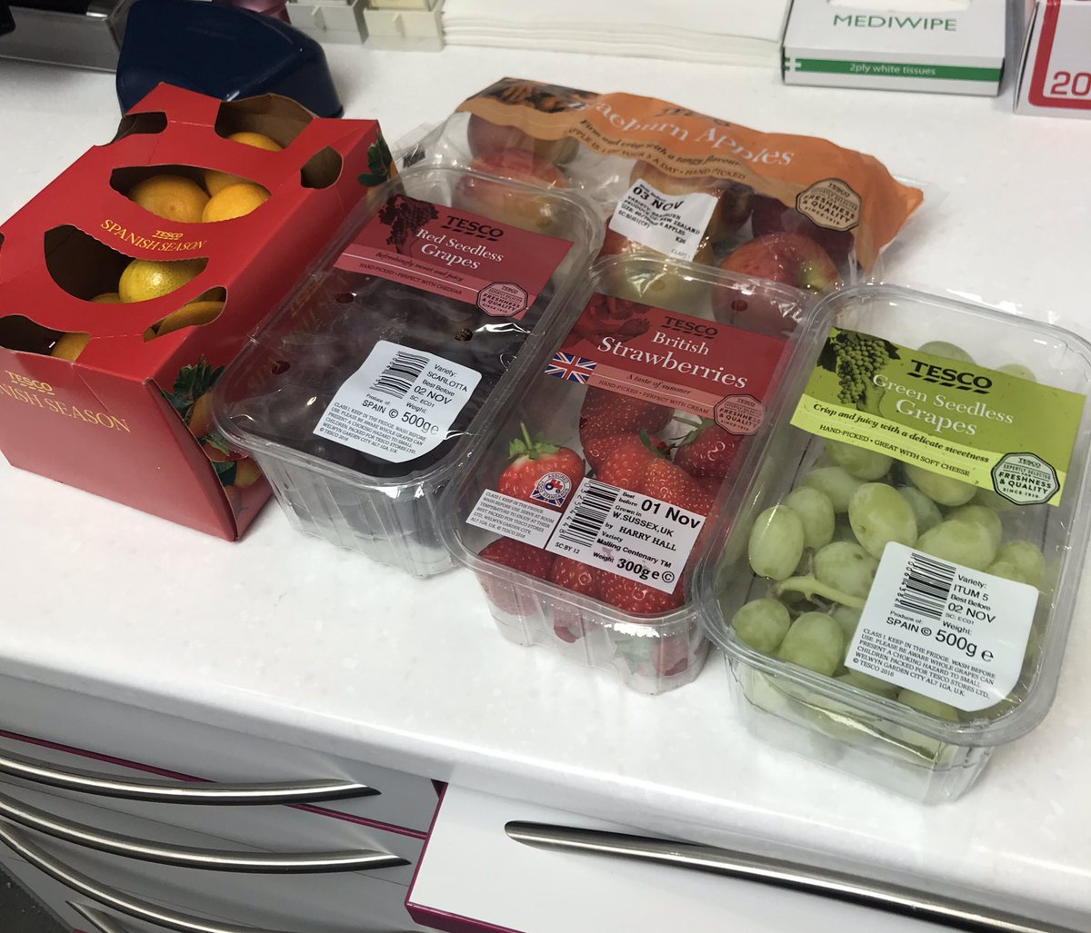 FulhamDentist's tweet photo. We have lovely patients ...and some bring us a healthy treat when they come in to see us 
And then there is one particular patient who brings us the whole fruit aisle when she comes in ❤️
#generosityofsomepeopleknowsnobounds #lovemypatients #itsnotabribe #honestly https://t.co/GD1gGtTxBV