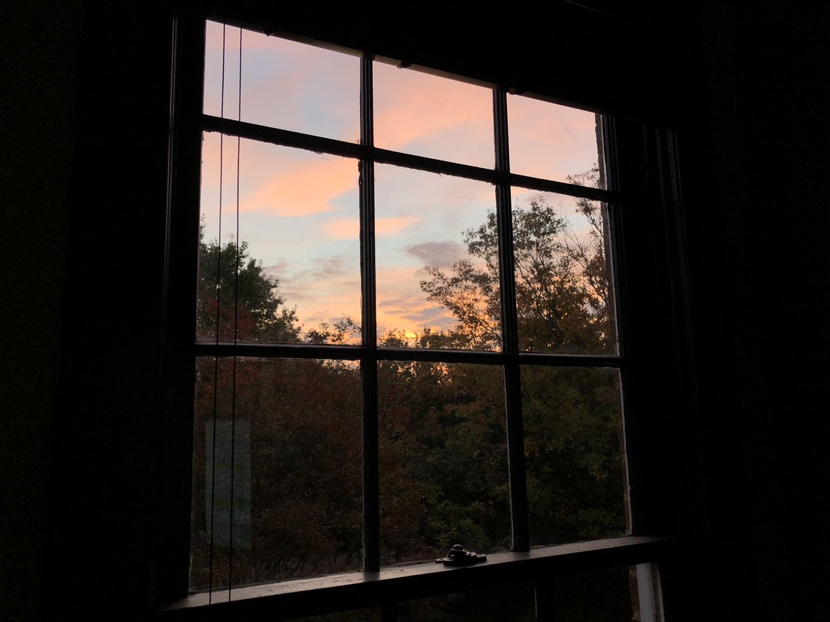 JebButler3's tweet image. Feels good to hustle!  Sunrise out the office window.  #butlertobin