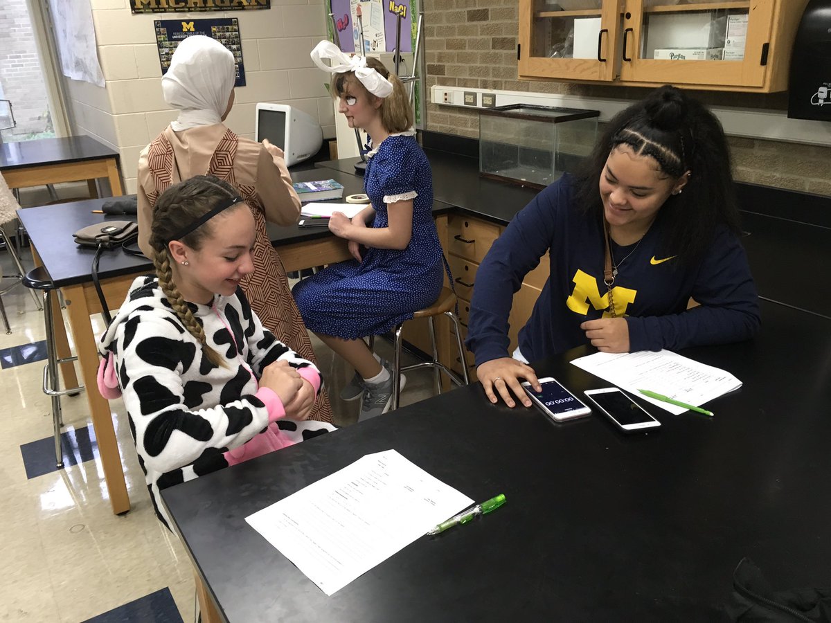 faburger's tweet photo. Students are learning about how important the evolution of the opposable thumb is today in Mr. Burger’s Accelerated Biology class. They quickly realize how hard life would be without it. @CarmAinsHS #evolutionunit https://t.co/fIUT7AF4KI
