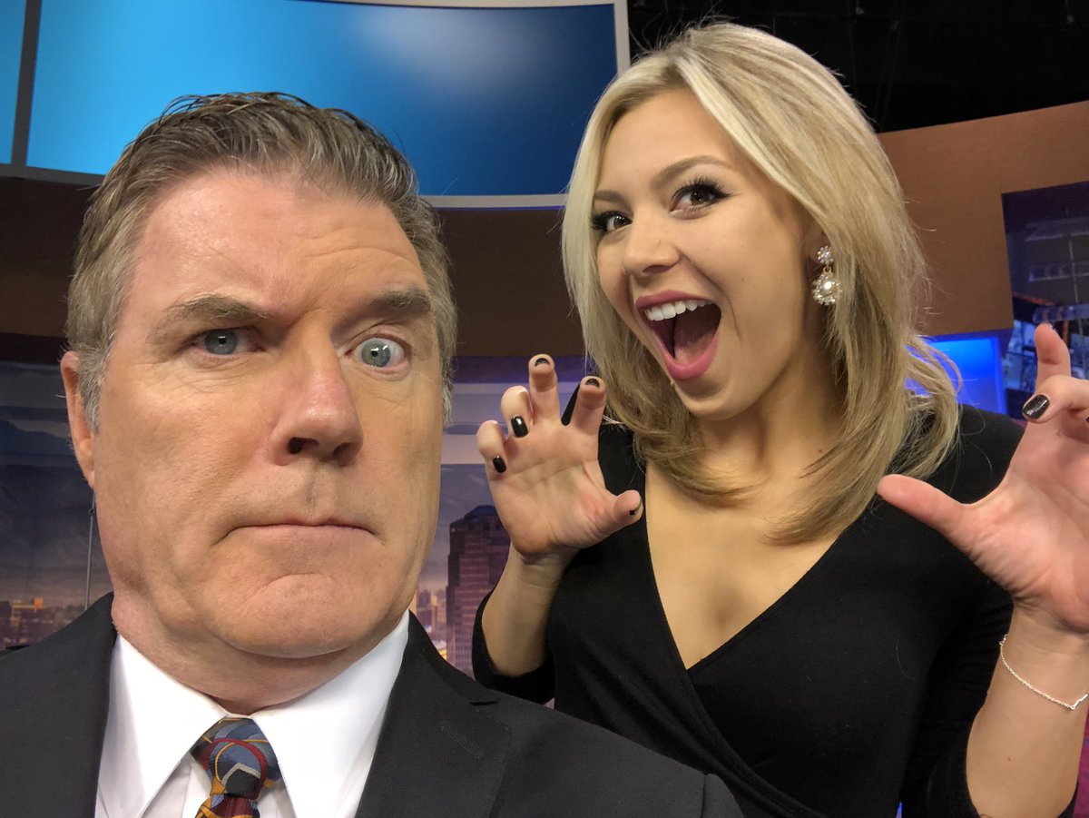SeanMooneyNews's tweet image. #AZBasketball preseason, #SeanMiller deflects on investigation, firebombs in Tucson, #TodaysTalkers and all the days news 5-7 am on #TucsonToday! #Scary #HappyHalloween Join us! @AlyxDote @jeffbeamish @KVOA