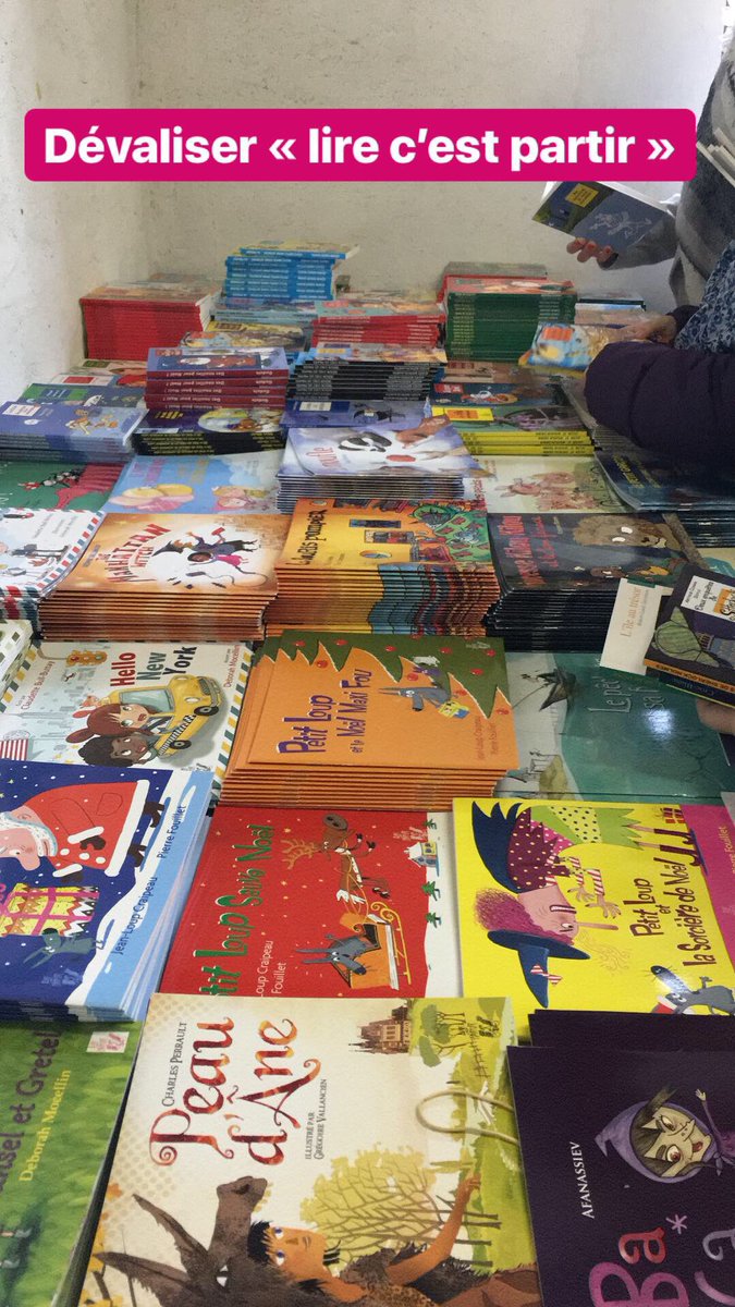 laclasse_demma's tweet photo. Faire un petit tour chez « lire c’est partir », et revenir avec 60 livres et 8 CD.... j’adore 😍 !
Mon centre d’écoute va s’enrichir de lectures diverses (contes, romans) en français et en anglais 🇬🇧 #teampe #teamce2 #bougetonprojet #bougetaclasse https://t.co/bdHG17tJmq