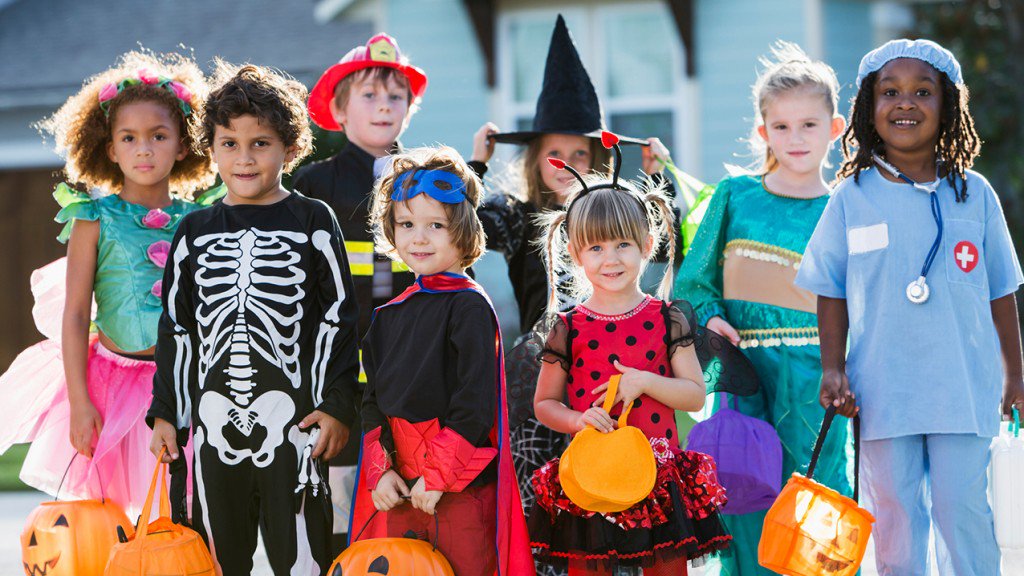 Dressing up is also an Irish tradition. Boys would dress up as old men or hags/Cailleach. Dressing up confused evil spirits, just like lighting the jack-o-lantern kept evil spirits away!  #Samhain  #Halloween