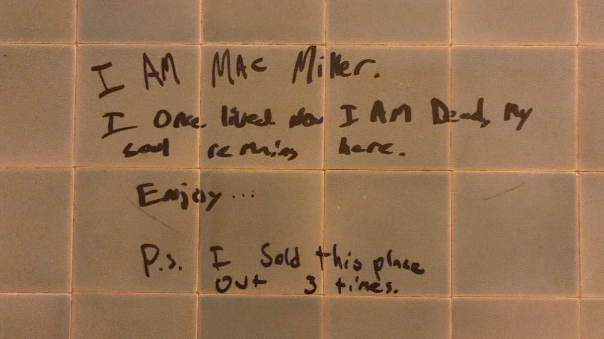 ColeStew16's tweet photo. “I am Mac Miller. I once lived now I AM Dead, my soul remains here. 

Enjoy...

P.s. I sold this place out 3 times.”

Mac Miller wrote this on the inside of the pool at ‘The Rave’  in Milwaukee,WI after his 3rd sellout of the venue. https://t.co/QPckzUA5NW