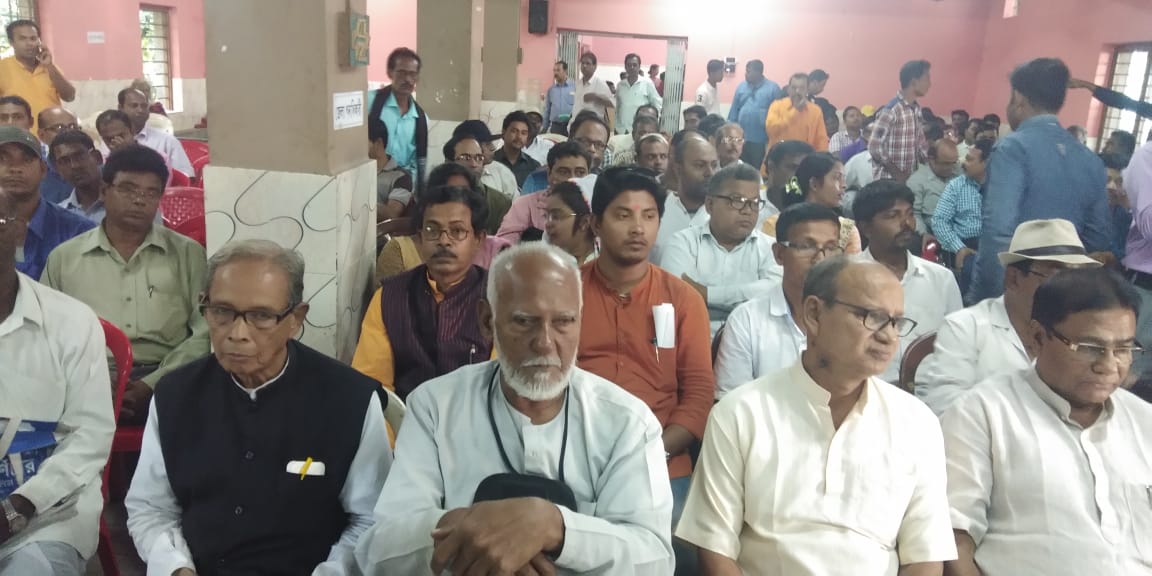 MenonArvindBJP's tweet photo. আজ পশ্চিমবঙ্গের বসিরহাটে বিজেপির  কর্মকর্তাদের সাথে গণতান্ত বাঁচাও রথ যাত্রা সম্বন্ধীয় বৈঠক  হয়. 

पश्चिम बंगाल में बशीरहाट के भाजपा पदाधिकारियों के साथ गणतंत्र बचाओ रथयात्रा से संबंधित बैठक किया । @BJP4Bengal https://t.co/BdT89nI39x