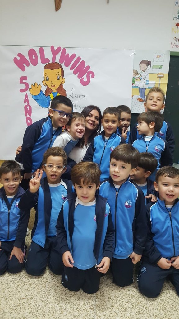 FMAutrera's tweet photo. #yocelebroholywinsensalesianasutrera https://t.co/LO2w85JDKA