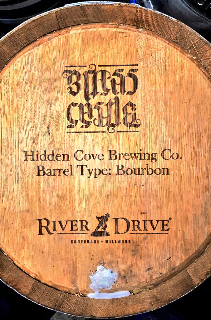 It's almost time for this monster wooden cask that's travelled over 3000 miles to be served.
@HiddenCoveBeer Imperial Porter 
aged in this beautiful wooden cask.
Measuring a healthy 8.5% ABV it's going to warm you up for sure 🖤🍺🇺🇸🖤🍺🇺🇸
#caskale #barrelaged #leeds #porter #beer