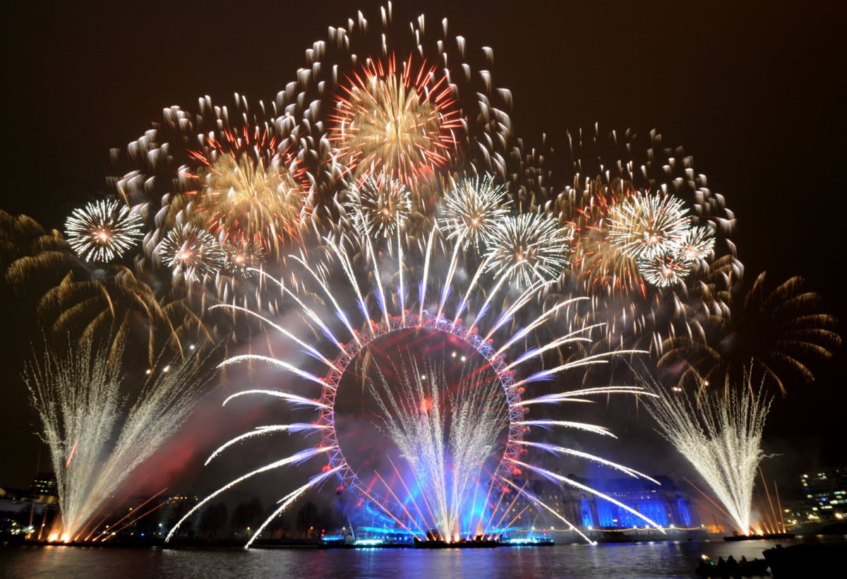 OWP_London's tweet photo. Our Grand Gala Dinner at One Whitehall Place with views over the London Eye provides the best views of the world famous firework display. Click through to gather more details or call us direct on 0207 4510402 https://t.co/mw6W9mpxrO…/the-royal-horseguar…/christmas.html https://t.co/WYrDXd3Nl3