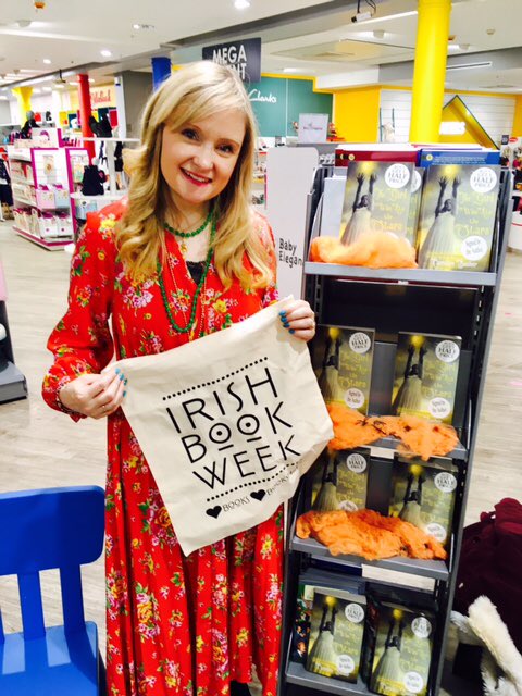 PoolbegBooks's tweet image. @CarolineBusher #spookystorytelling @WHSmith @ArnottsDublin was a huge hit. The children’s faces reflect their enthusiasm. Look at the concentration! 
#irishbookweek #childrensfiction #irishfiction