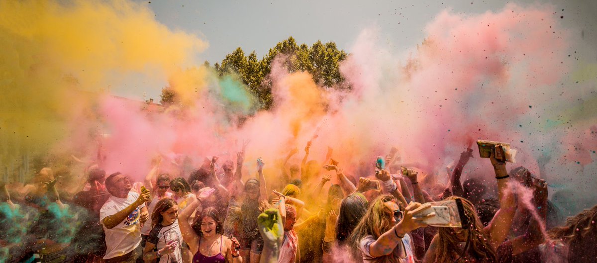 Desde Holi Dolly deseamos que paséis un Halloween lleno de color (aunque sea naranja, negro y rojo) 🧛‍♂️🧟‍♀️👻
#HoliDolly #FelizHalloween #Colores #Rojo #Negro #Naranja
