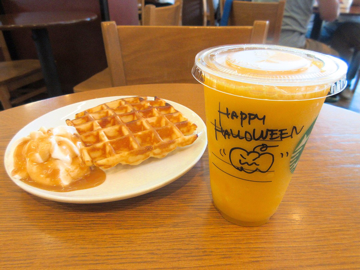 なかディー 全国スタバ巡り中 Di Twitter Happy Halloween 最近はティー抜きマンゴーパッションティーフラペチーノにハマり中 めっちゃ美味しいので 最近結構な頻度で飲んでます よく考えたらハロウィン色だ 最近のフラペは高カロリーがデフォルトなのに これ