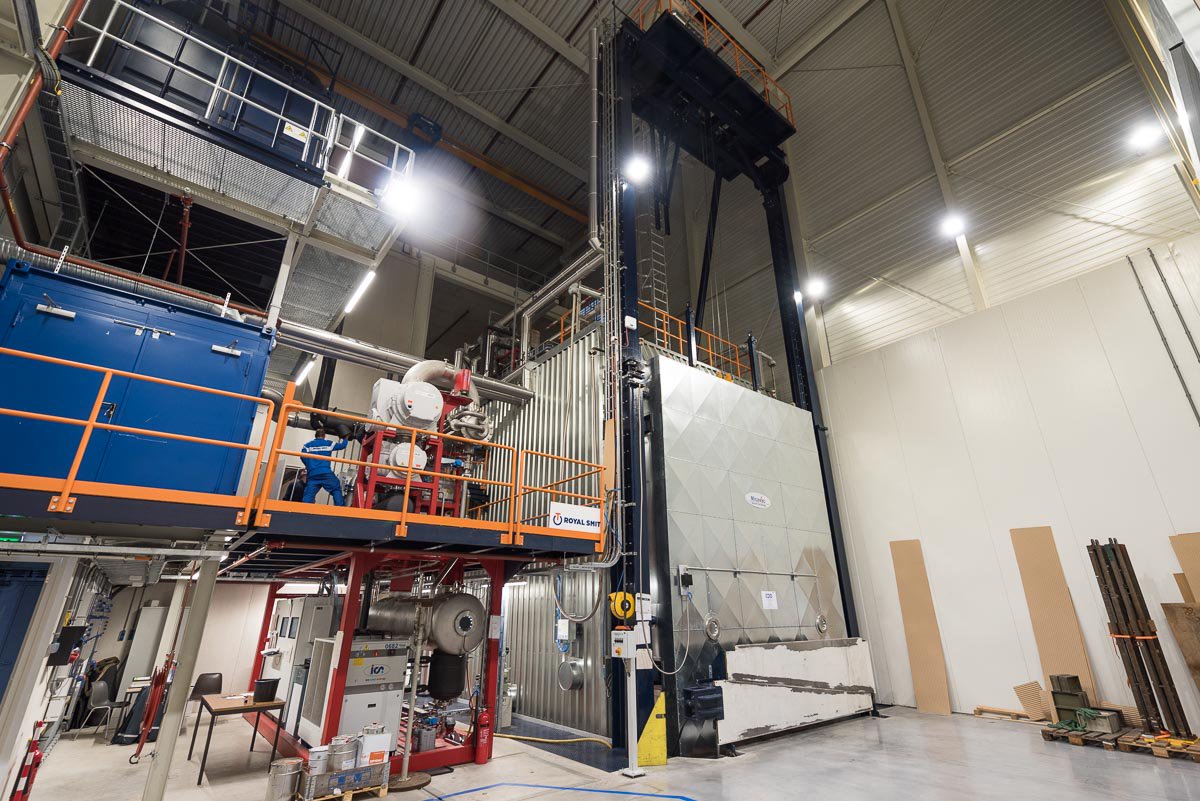 REVEB_Lighting's tweet photo. How do you ensure that optimum work light is achieved at every location, at any hour of the day? #Flexible and #fast, without high energy costs? Let us help you find the right lighting solution > https://t.co/sTERlCt4oD https://t.co/uYVnuJGLrQ