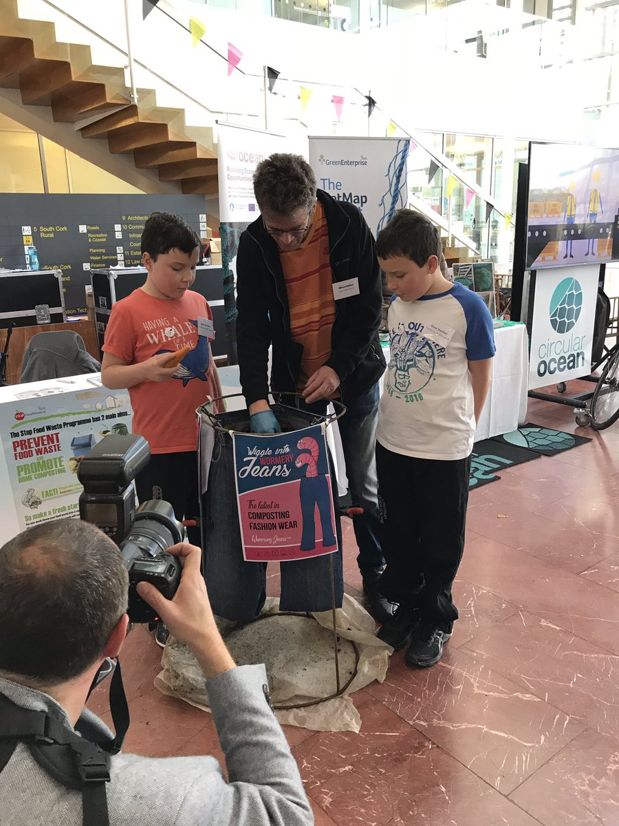TheNotSoPerfec1's tweet photo. Learning about compost and worms at County Hall @Corkcoco @MacroomE #ReuseRepublic https://t.co/k9ZKkiipXi