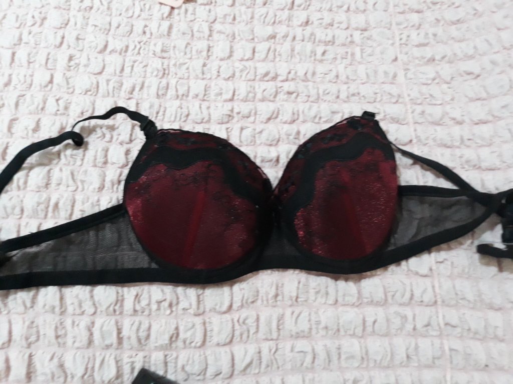 Üyemin annesinin sütyeni