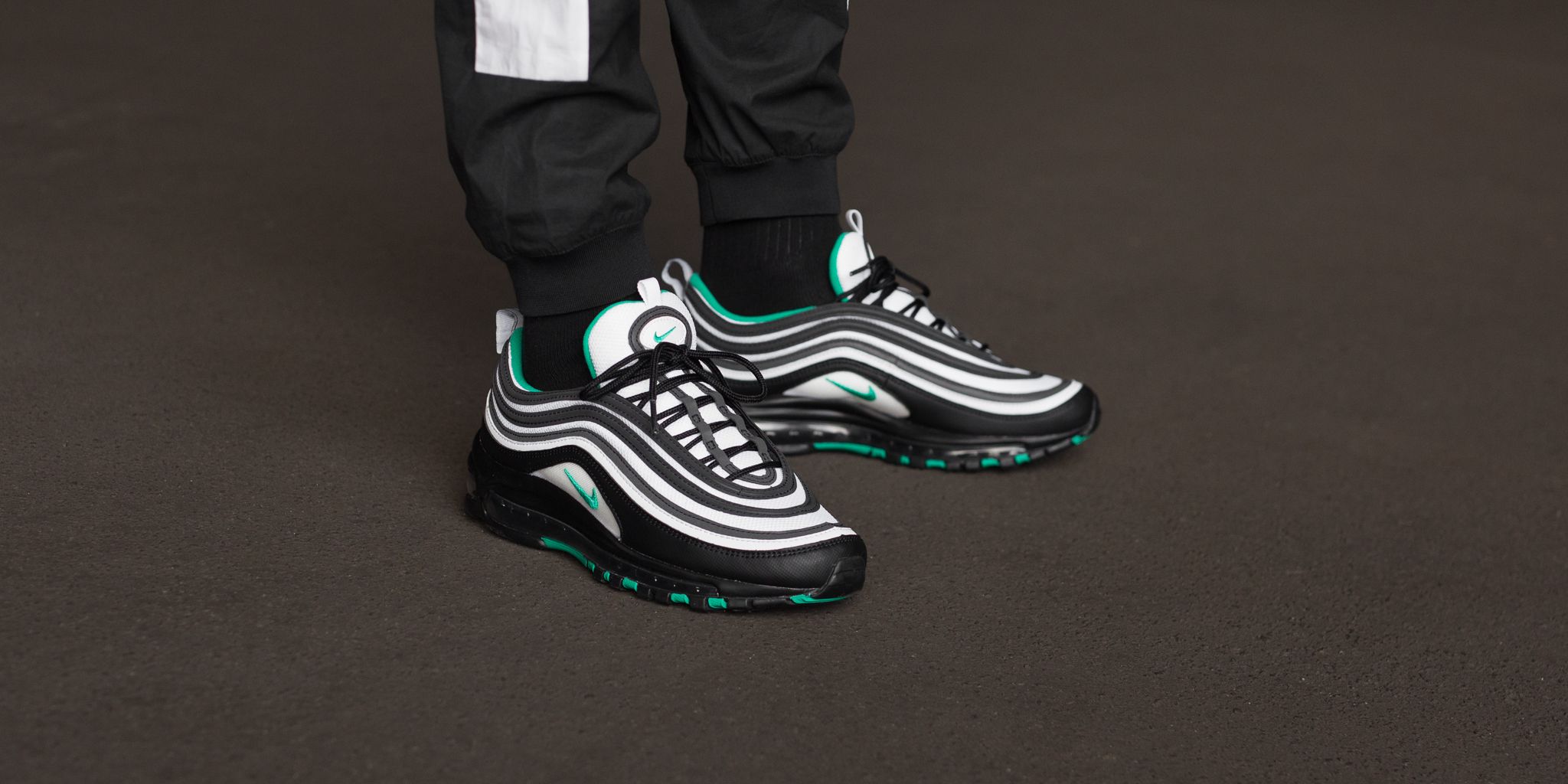 Arrestar vena Verde Titolo on Twitter: "available H E R E 💥⚡✨ Nike Air Max 97 - Black/Clear  Emerald-White L I N K ▷ https://t.co/unrs9A5lgE #nike #airmax97 #airmax # black #emerald #white #new #newkicks #news #sneakers #