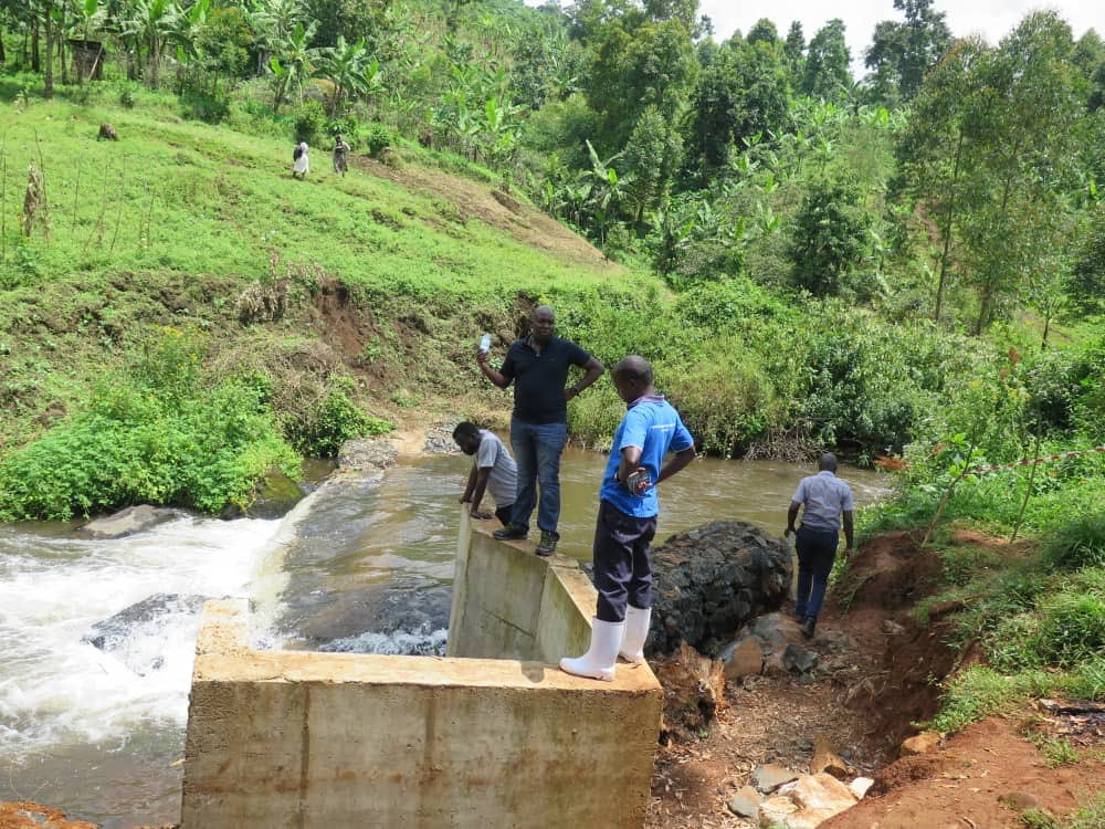 akiamarthaogasi's tweet photo. Inspection of #BulegeniWSS by @WSDFUganda - East and @UmbrellasWatsan - East team. #WSDFEworks #SDG6 #AccessToSafeCleanWater for all Ugandans. @min_waterUg @Parliament_Ug https://t.co/afmZEt3Xhz
