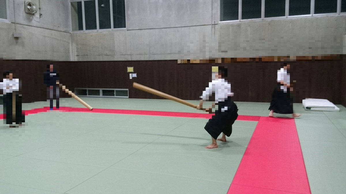徳島大学 合気道部 On Twitter こんばんは W 本日も 常三島祭 での 演武 の稽古をしました 今日の稽古では少し時間が余ったので 皆で鍛練棒の振る稽古をしました 1年生の技のレベルも上がって来て嬉しいです W 今回は 1年生にとって初演武なので 是非見